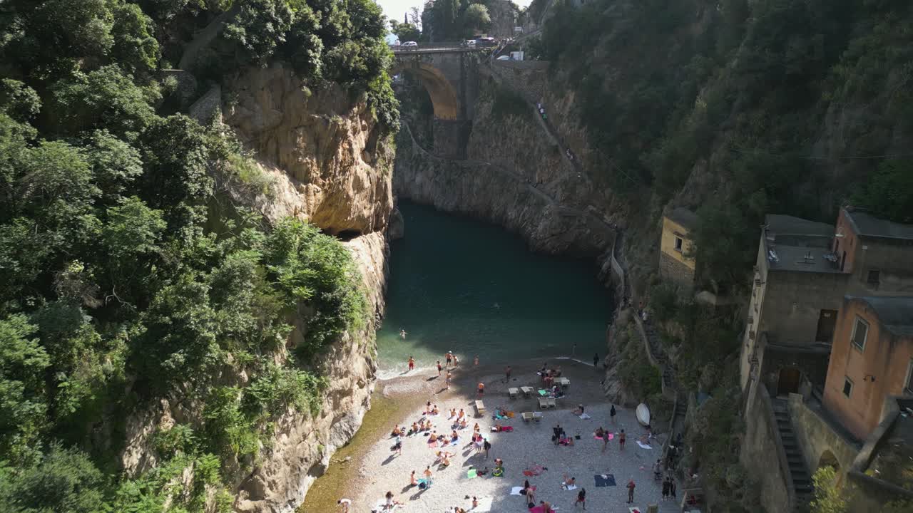 Vista cinematografica sopra il Fiordo di Furore