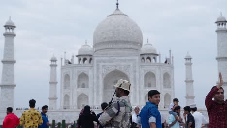 Indisches-Militär-Bewacht-Das-Taj-Mahal