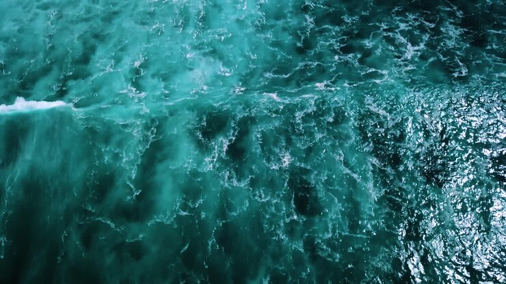 Veduta aerea delle onde oceaniche