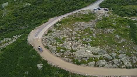 Truck-driving-winding-roads-of-Mount-Washington,-New-Hampshire