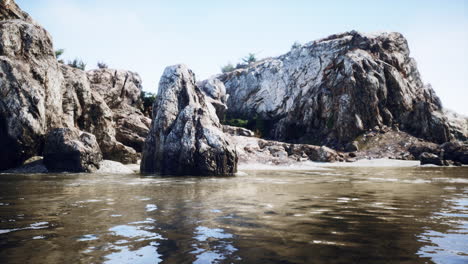 Océano-Atlántico-Y-Las-Rocas-De-Granito-En-La-Costa