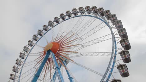 Foto-De-Una-Rueda-De-La-Fortuna-En-El-Oktoberfest