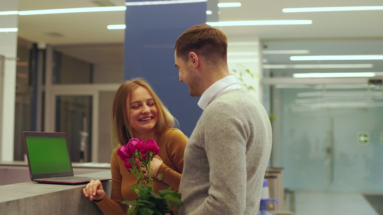 Donne che lavorano in ufficio