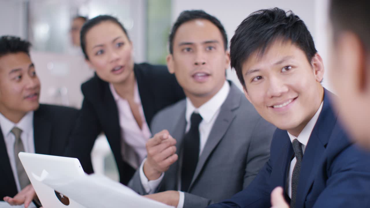 아시아 비즈니스 팀 사무실 현대적인 작업