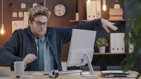 Funny Office Worker Reacts to Computer