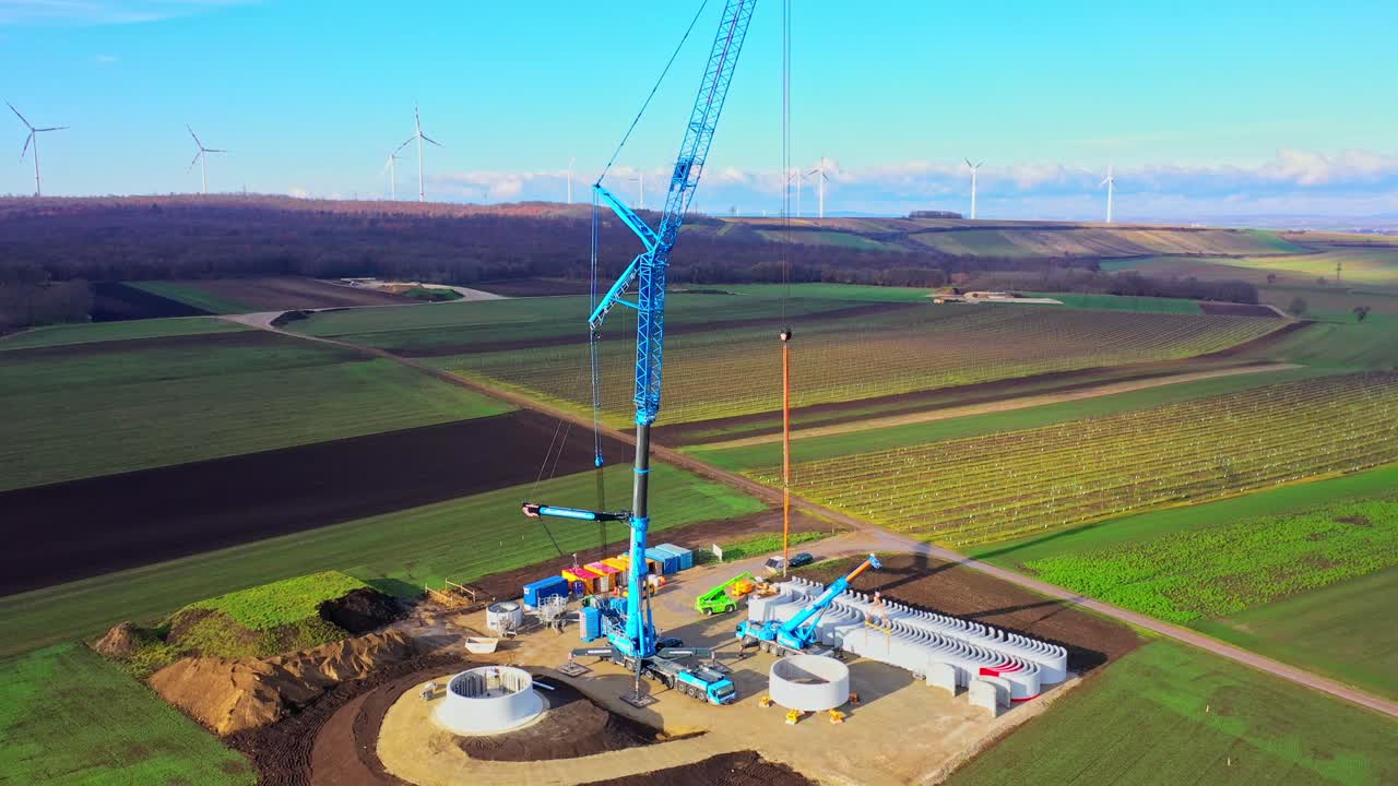 planta de energía eólica en construcción - toma aérea de drones