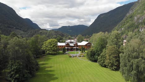 Picturesque-Lush-Nature-Surroundings-At-The-Historic-Dalen-Hotel,-Dalen,-Telemark,-Norway