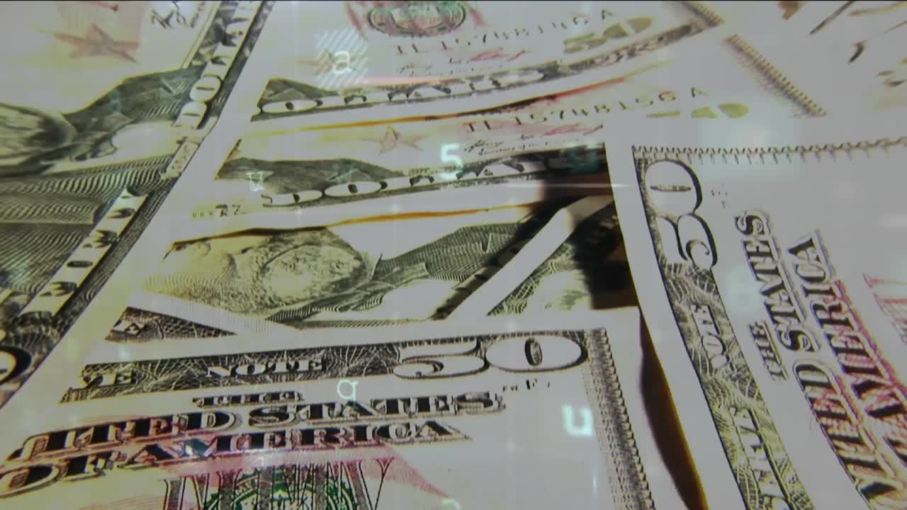 종이 지폐와 바이너리 코드