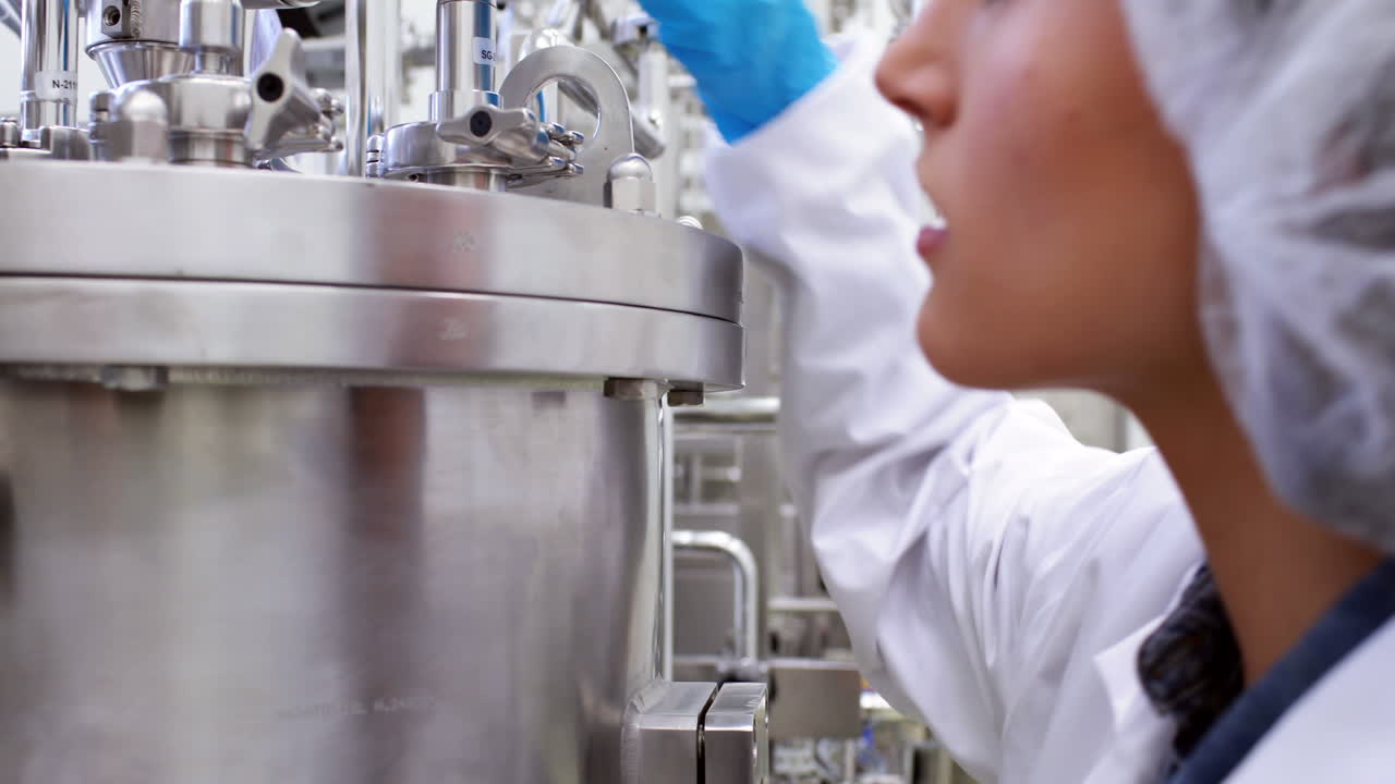 맥주 제조업자 가  과 척도 를 확인 하고 있다