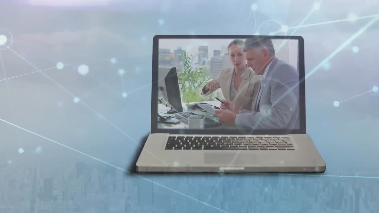 animación de puntos conectados sobre diversas personas de negocios en computadora portátil contra el paisaje urbano moderno