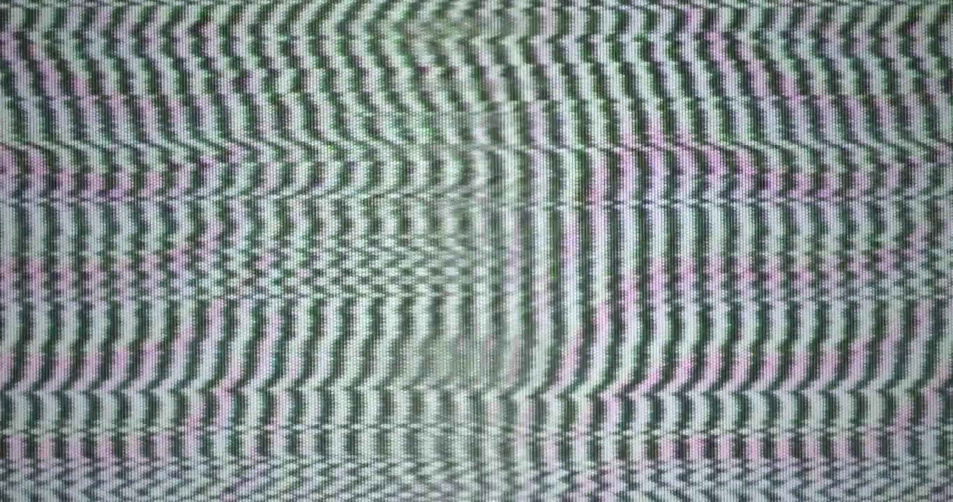 Filmato VHS analogico 4K di Halloween spettrale con loop di rumore vintage.