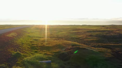 una hermosa puesta de sol en islandia