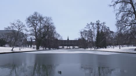 weimarhallen park with congress zentrum at the end, weimar, deutschland