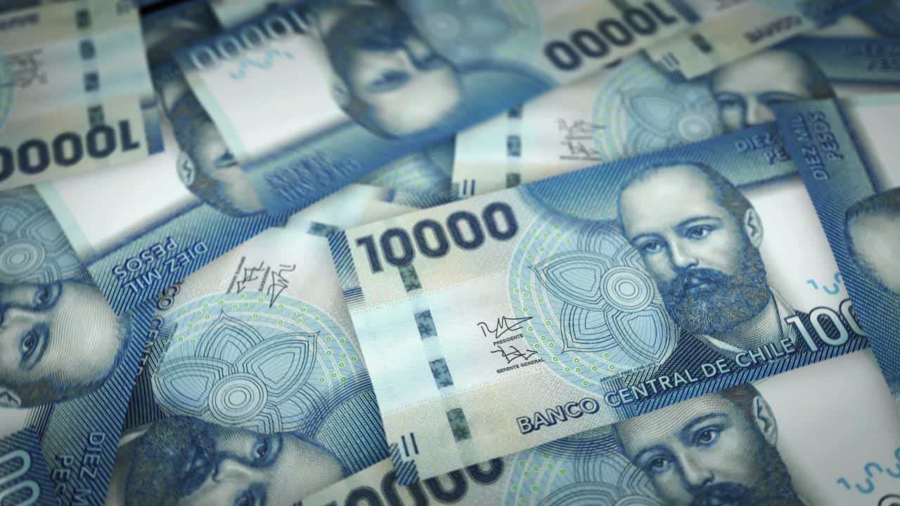칠레 페소 (peso) 는 돈의 무더기로 성장하고 있습니다.