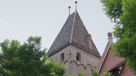 Wide-shot-of-a-stone-tower-in-Ulm,-Germany