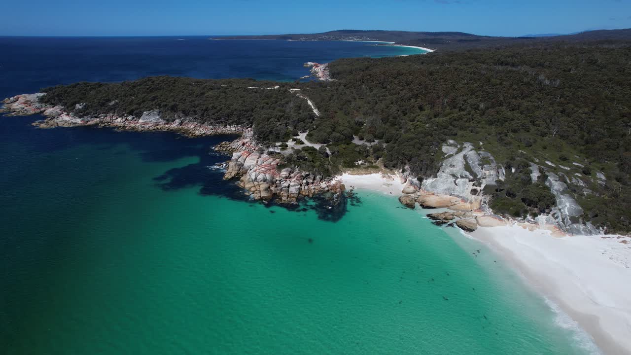 Sloop Reef, Taylors Plajı, Binalong Körfezi, Tazmanya, Avustralya – Havadan Drone Çekimi