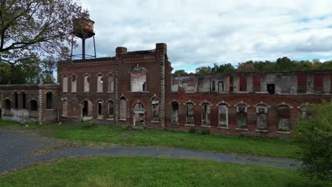 Historisches-Wahrzeichen-Der-Milchfabrik-Im-Hudson-Valley