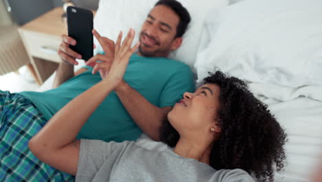 couple streaming, social media video