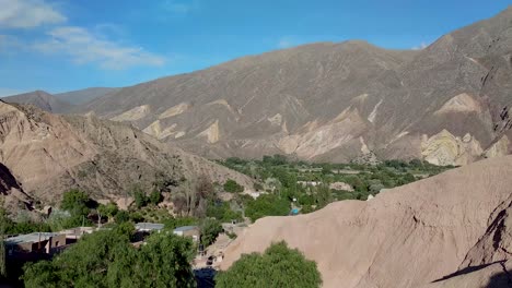 阿根廷的 jujuy 省的山丘和峡谷