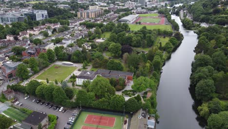 Fitzgeralds-Park-Und-River-Lee-Cork-Irland-Drohnen-Luftaufnahme