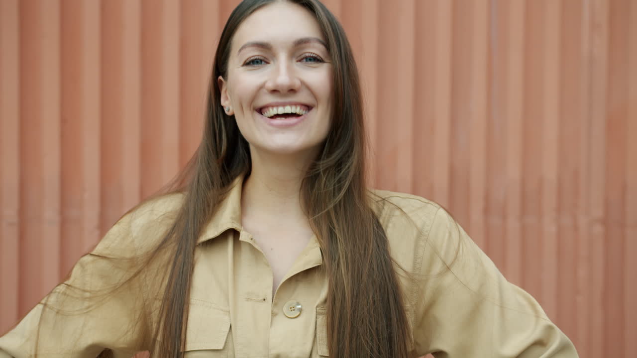 retrato de una mujer feliz