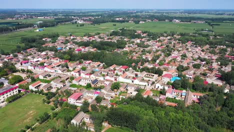 Toma-Aérea-Soleada-De-Un-Pequeño-Pueblo-En-La-Provincia-Rural-De-Hebei-De-China