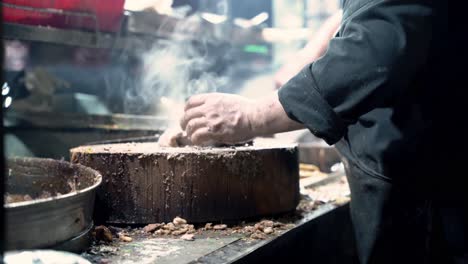 preparando carne para hacer unos ricos tacos mexicanos