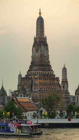 wat arun at sunset and night