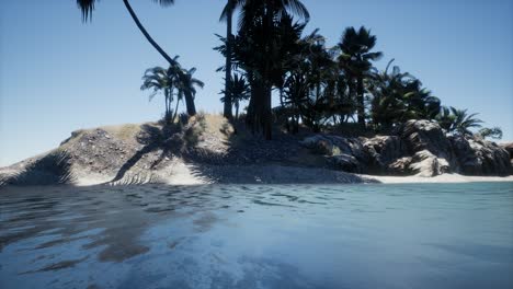 isla tropical de las maldivas en el océano