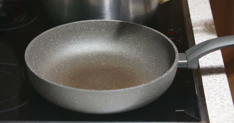 Melting-Butter-On-Hot-Pan-1