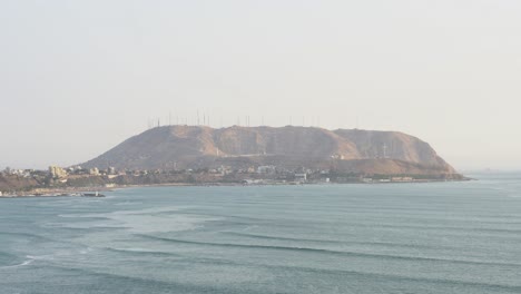 costa de la ciudad de lima en una tarde de verano
