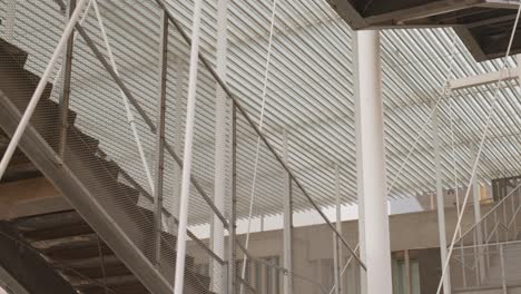 teatro plaza edificio de amberes escalera con pilares en bélgica órbita alrededor de la escalera