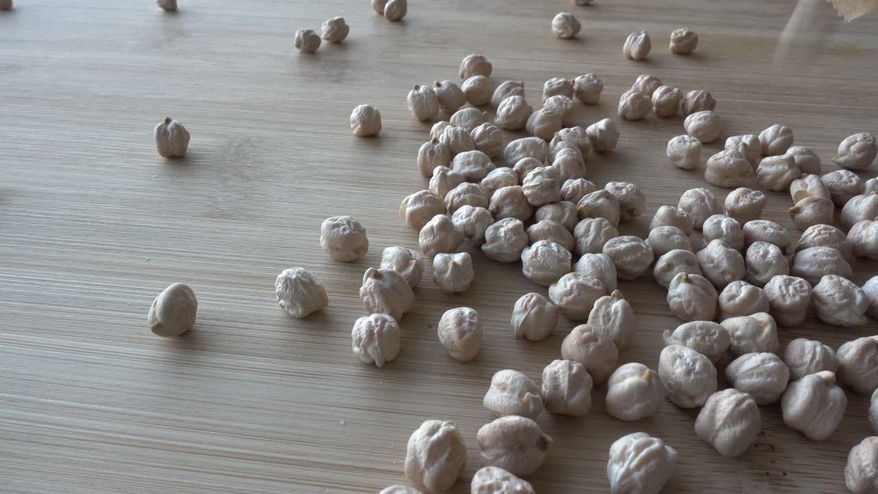 Pile of Chickpeas rotates Background