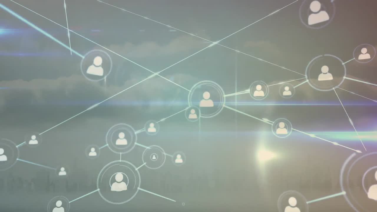 animación de iconos de perfil conectados con líneas sobre cielo nublado en el fondo