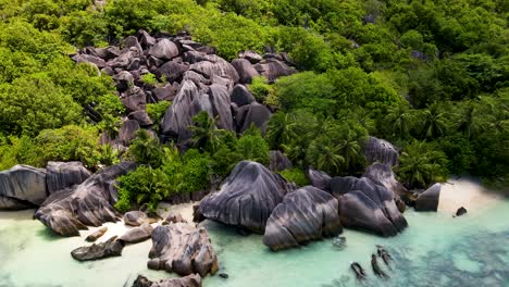 seychellen la digue rockt vanuit de lucht drone4.mp4