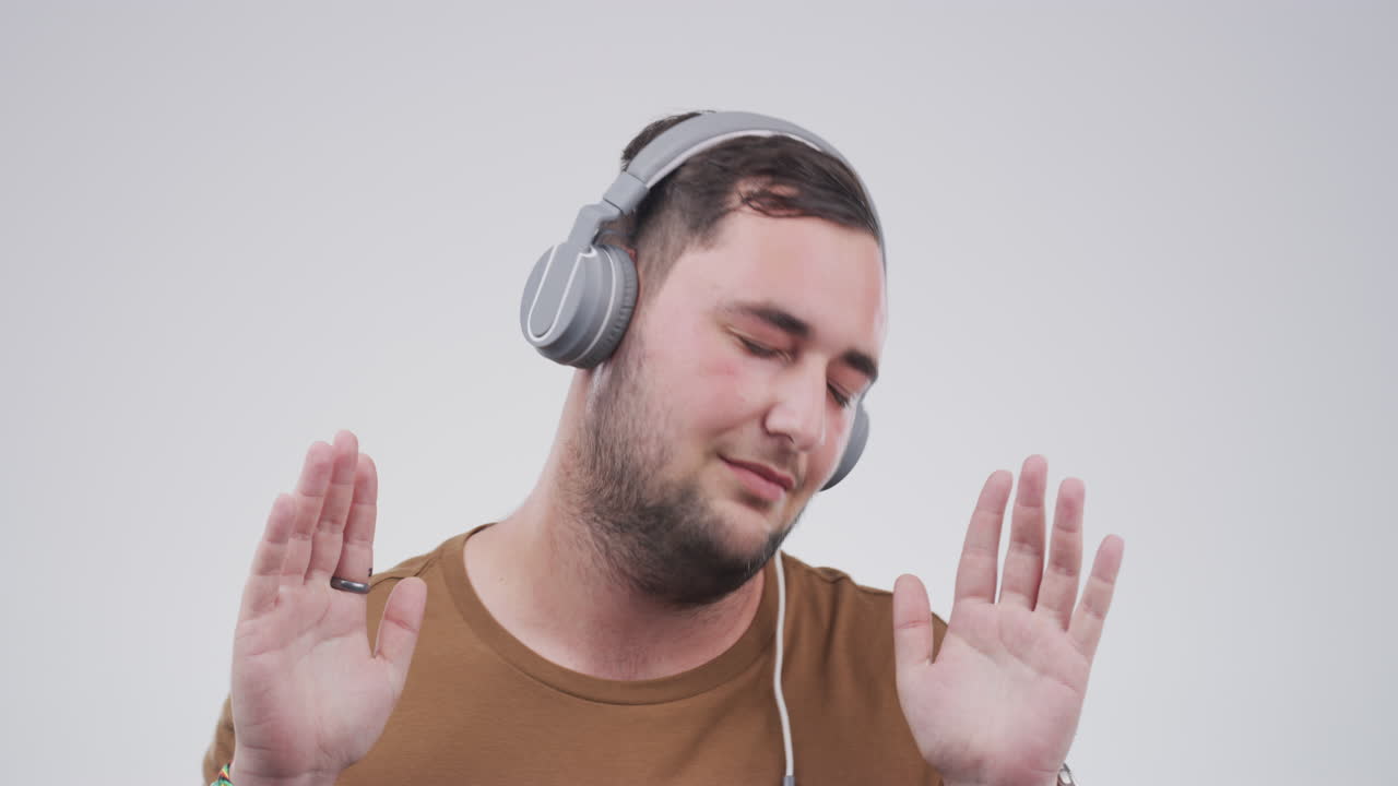 음악에 맞춰 움직여