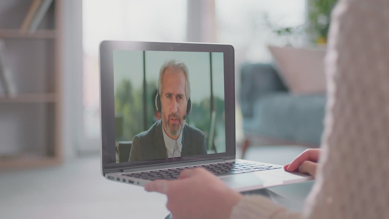 Video consultation with male teacher