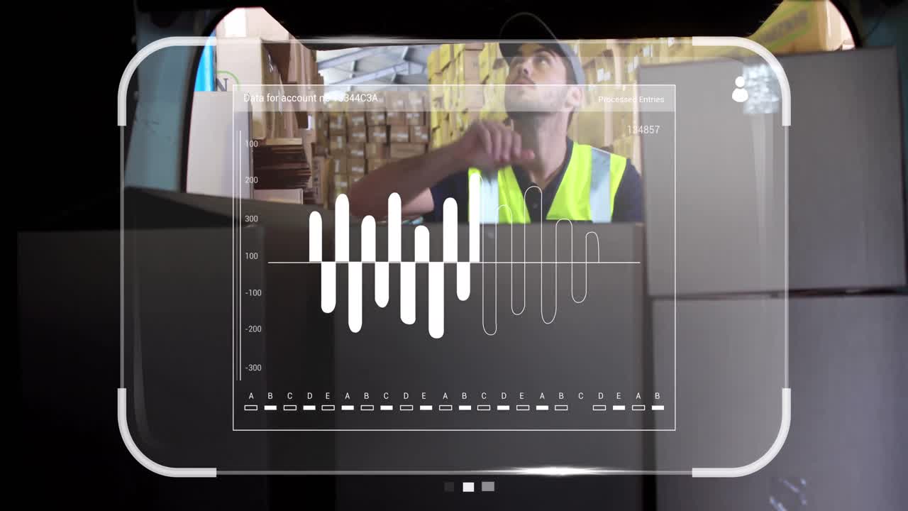 animación del procesamiento de datos en pantallas sobre el repartidor caucásico en el almacén