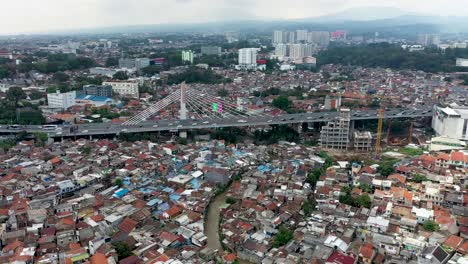 Puente-Atirantado-Pasupati-En-Bandung,-Java-Occidental,-Indonesia,-Con-Mucho-Tráfico-Durante-El-Día,-Primer-Plano-Aéreo