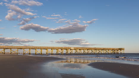 Muelle-En-Isle-Of-Palms-En-Carolina-Del-Sur,-EE.UU.