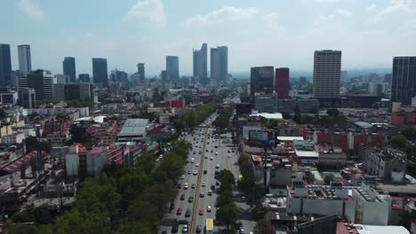 Disparo-De-Drones-De-Atasco-De-Tráfico-En-La-Avenida-Circuito-Interior,-Ciudad-De-México