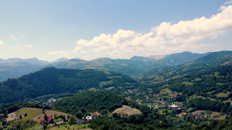 Apuseni-Mountain-Range-Of-Western-Romanian-Carpathians-In-Transylvania,-Romania