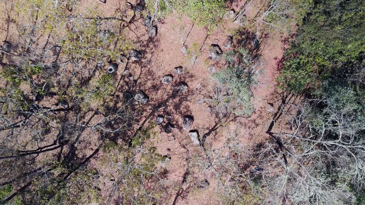 폰사반, 라오스