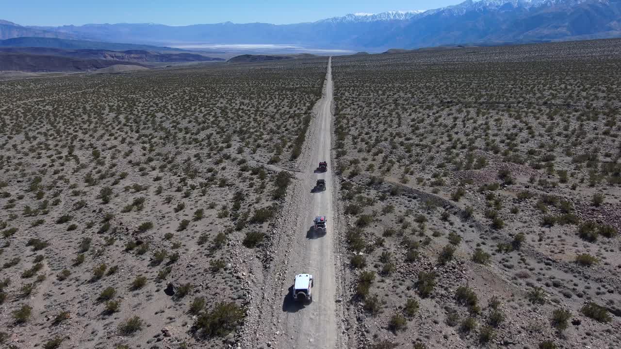senderos de jeep: aventuras fuera de carretera a través de terrenos indomables