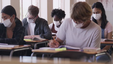 Zurück-Zur-Schule-Und-Dabei-Auf-Nummer-Sicher-Gehen