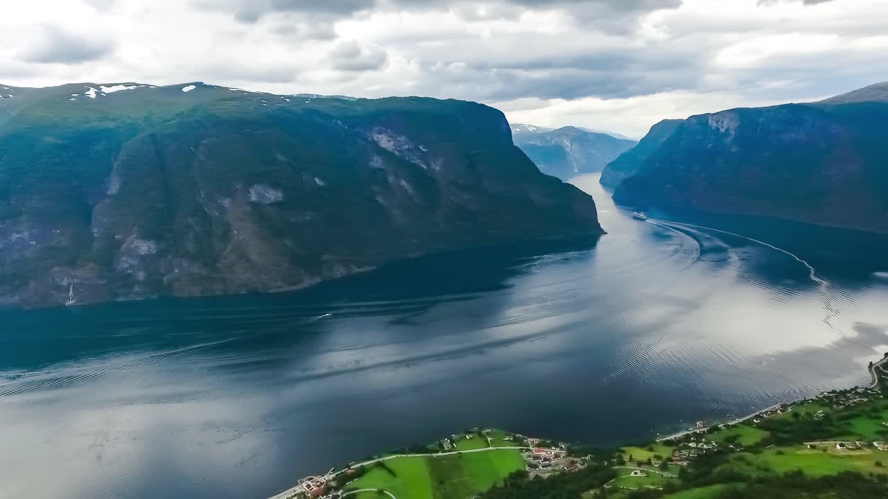 Stegastein Lookout Schöne Natur Norwegen.