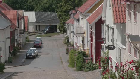 La-Autenticidad-De-Ronneby:-Calles-Y-Casas-Que-Representan-La-Vida-Local,-Suecia