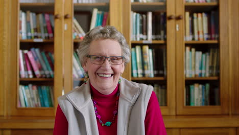 Happy,-elderly-and-bookstore