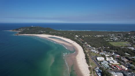 retirada por encima de la playa principal con vista al paso