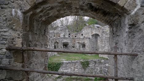 Ruinen-Einer-Alten-Mittelalterlichen-Burg-In-Der-Nähe-Von-Innsbruck